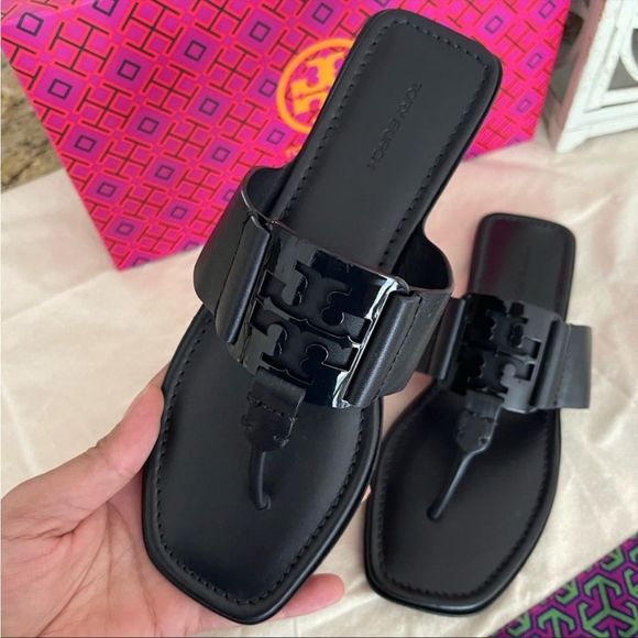 Tory Burch Shoes - 🖤 tory Burch Georgia leather thong sandals 🖤